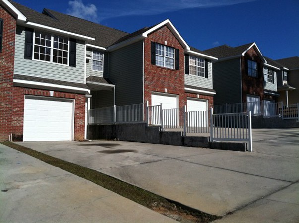 1585 Crescent Hills Dr.