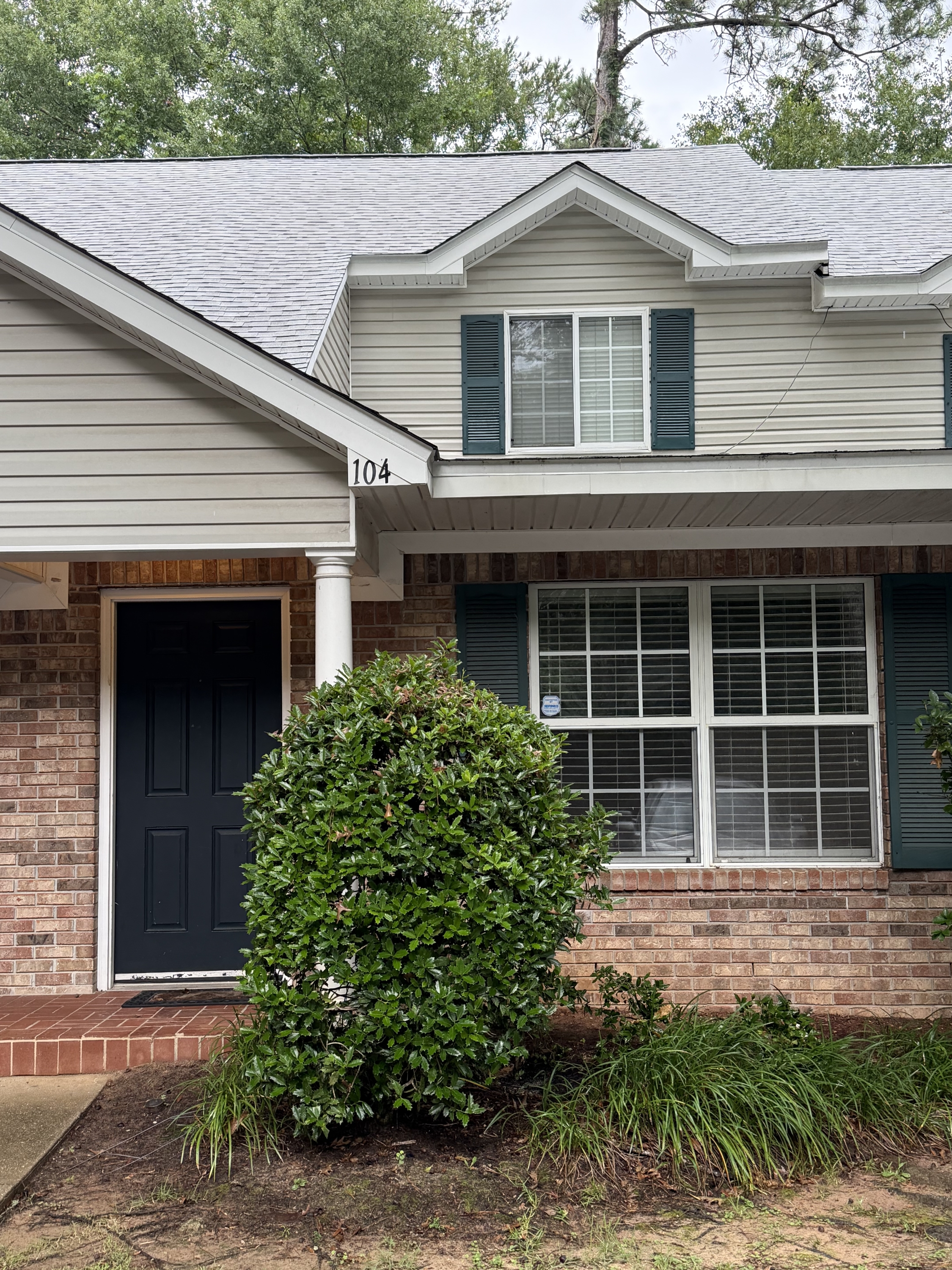 2738 W Tharpe St - 104